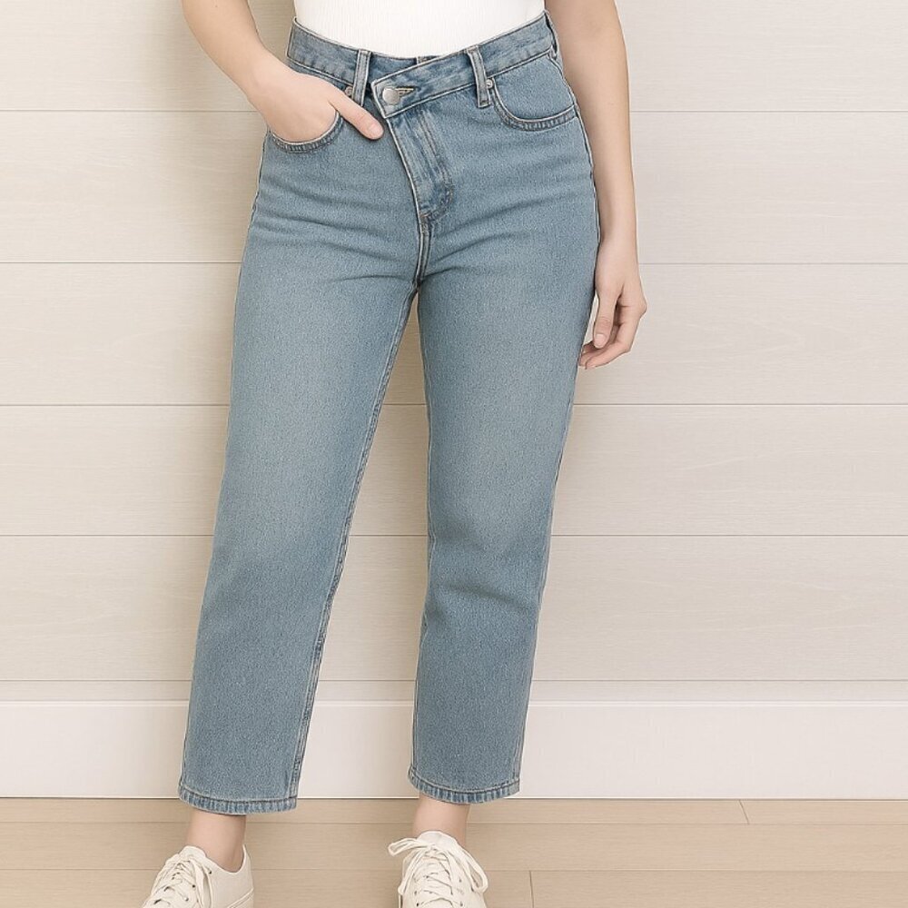 Micas NWT Women's Light Blue Crossover Waist High Rise Staight Leg Mom Jeans